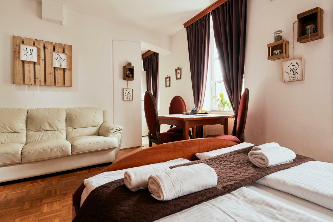 Rooms & Restaurant Ostarija دولينيسكي توبليتْسي المظهر الخارجي الصورة